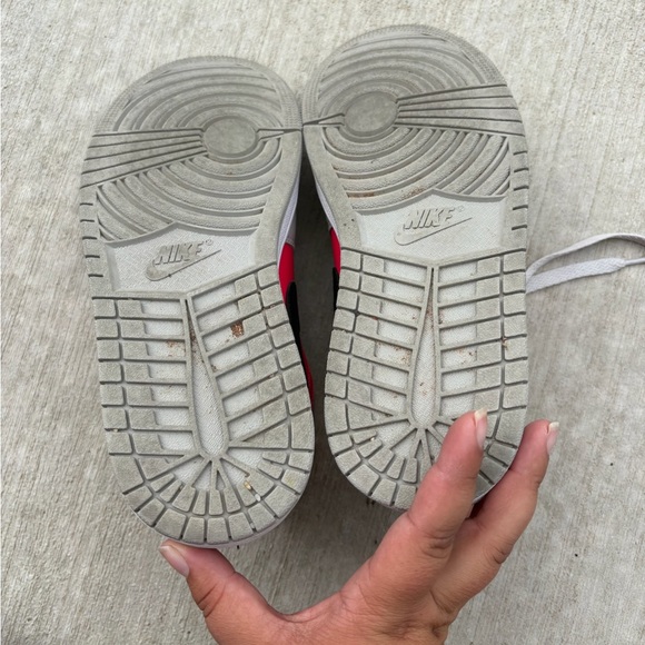 Nike Air Jordan 1 Low GS Gray Pink Black Sneakers Youth Size 7 - Picture 5 of 9